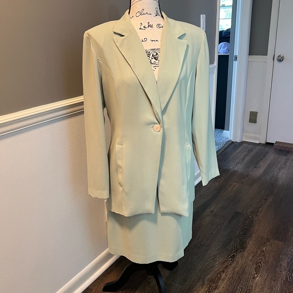 Melissa Lawrence Sage Green Blazer & Skirt Suit Set | Sizes 8 and 10